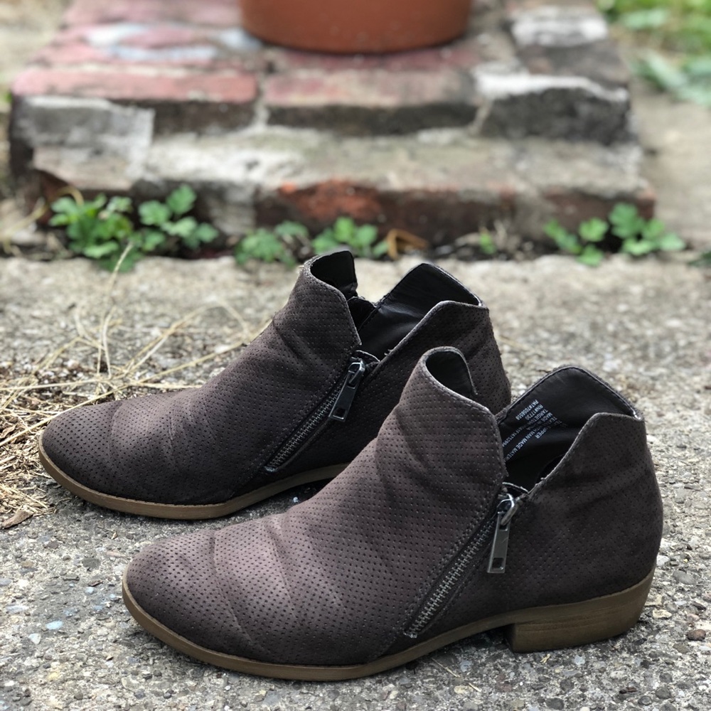UNIVERSAL THREAD Dylan Suede Ankle Booties